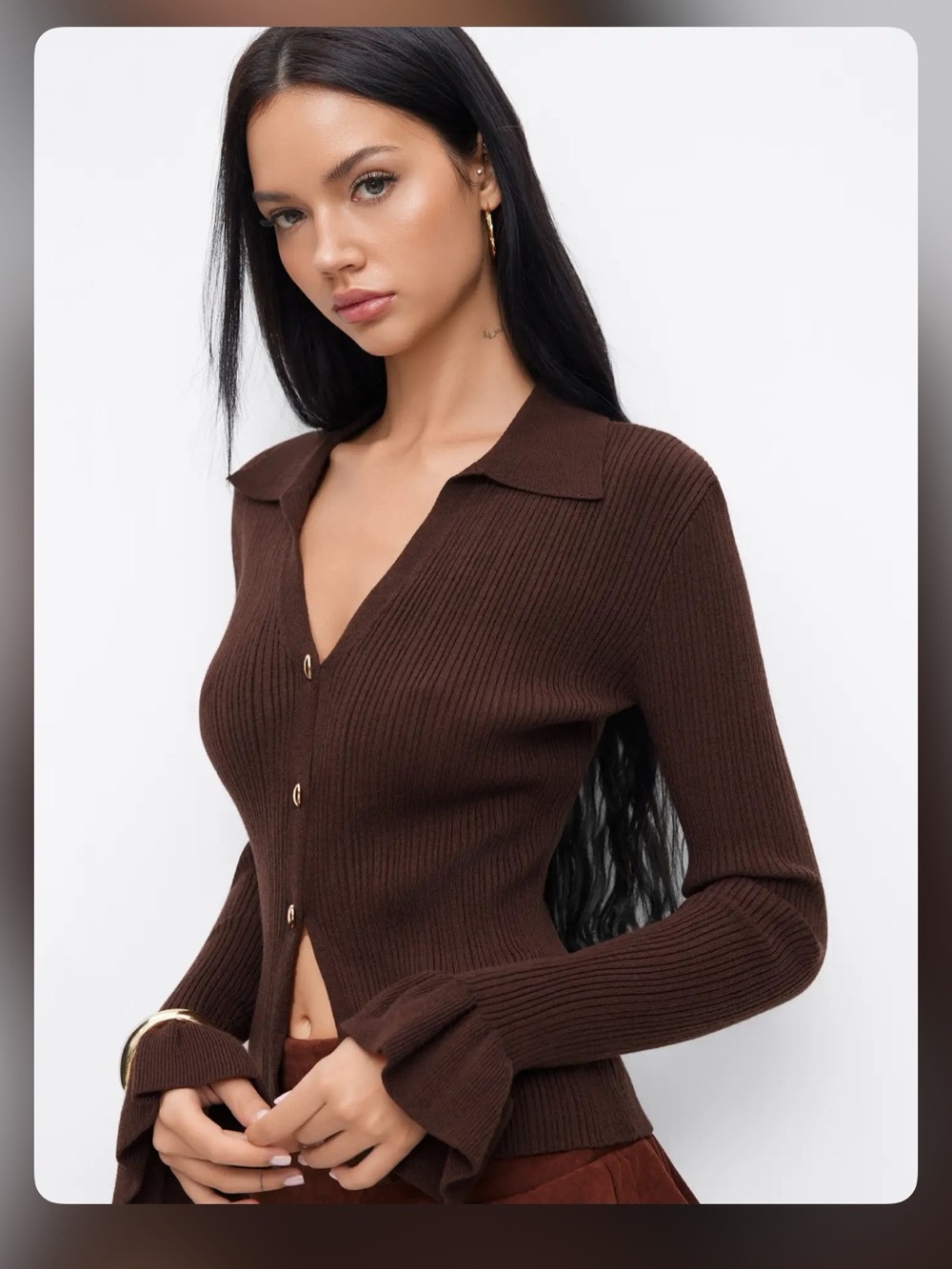 KNIT V-NECK METAL HEART BUTTON SPLIT TOP XS